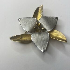 Vintage Bond Boyd Sterling Silver & Gold Vermeil Flower Brooch